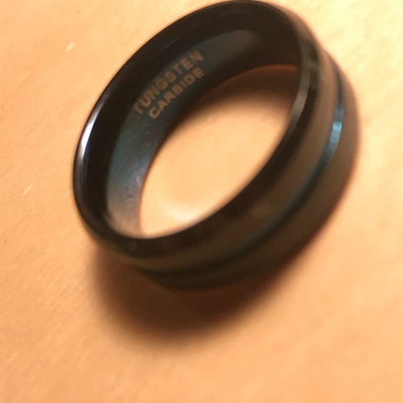 Men’s Ring/Wedding Band - Picture 4 of 5